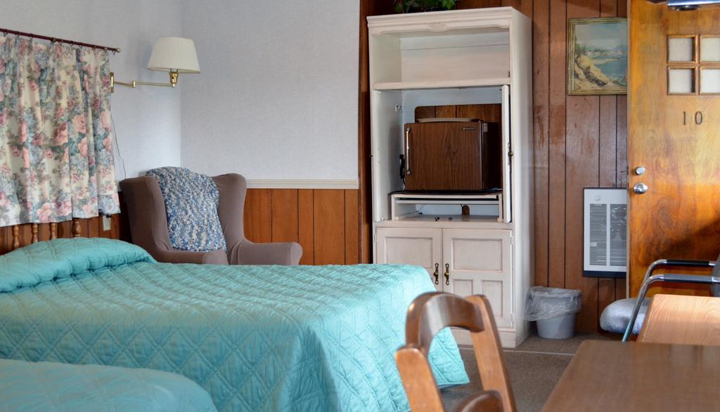 Round Lake Chamber Lane Motel الغرفة الصورة